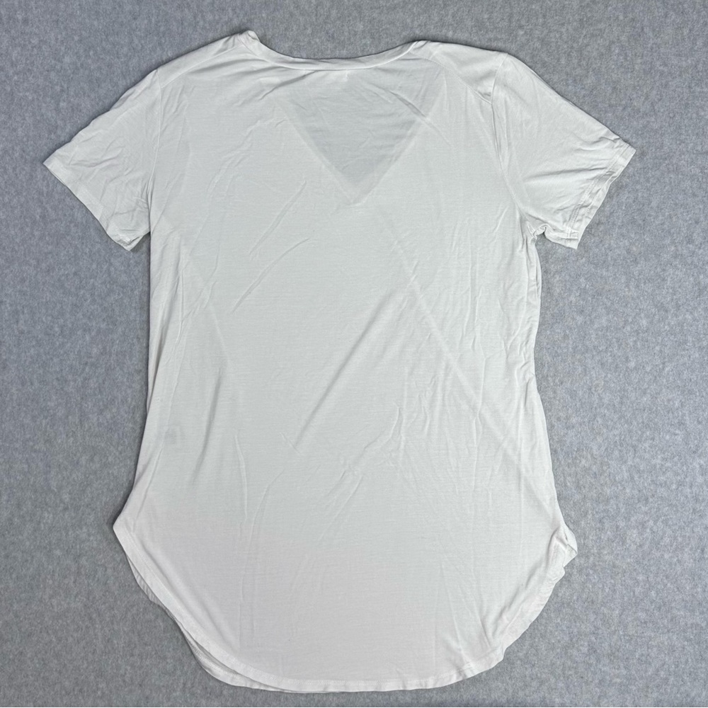 Carly Jean Los Angeles Women's White V-Neck Top - Picture 2 of 5